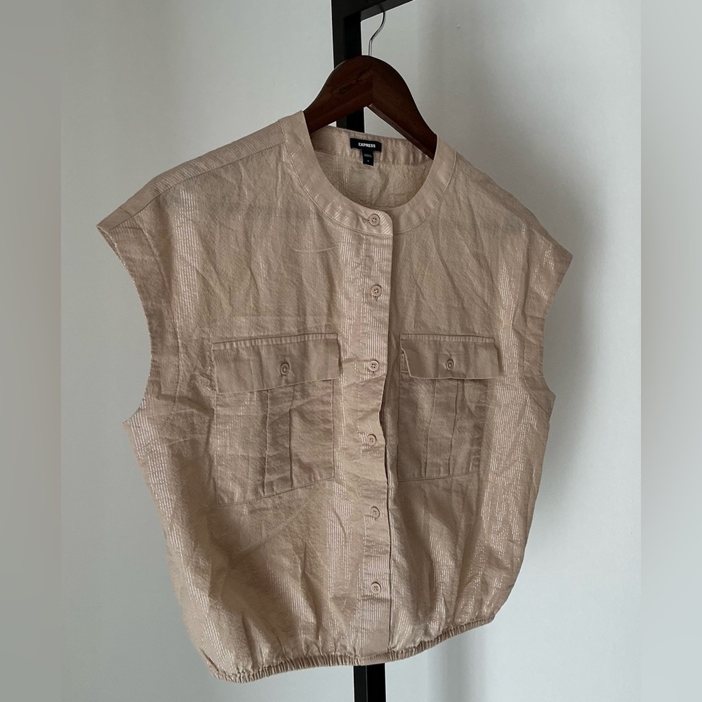 Express | Button-up Sleeveless Top